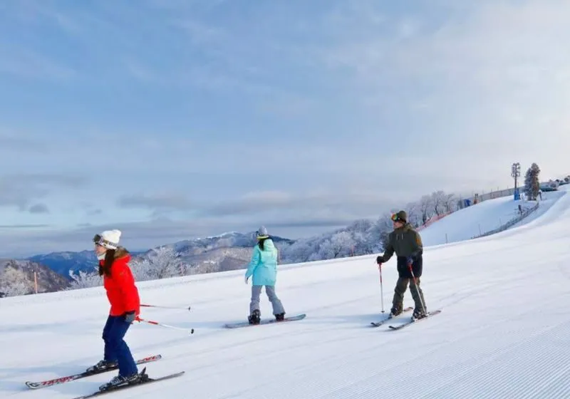 tour trượt tuyết cáp nhĩ tân