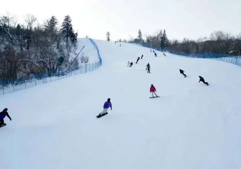 trượt tuyết ở cáp nhĩ tân